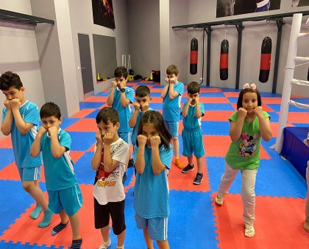 KICK BOKS