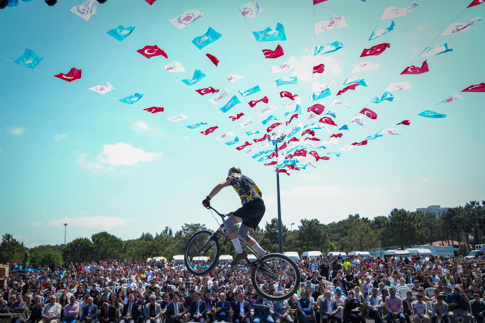 63073-15-geleneksel-umraniye-spor-oyunlarinda-odull-20230608-084931-umraniye-fotogaleri_800x600